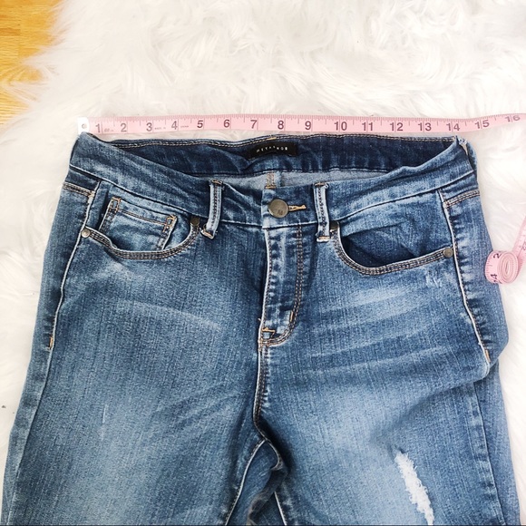 ✨Girlfriend Distressed Jeans✨ - Picture 4 of 6